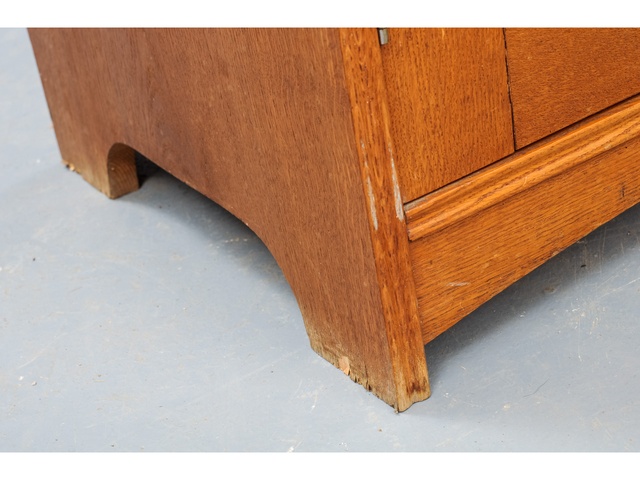 Sena bufete ar spoguli 460025