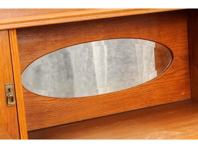 Sena bufete ar spoguli 460025