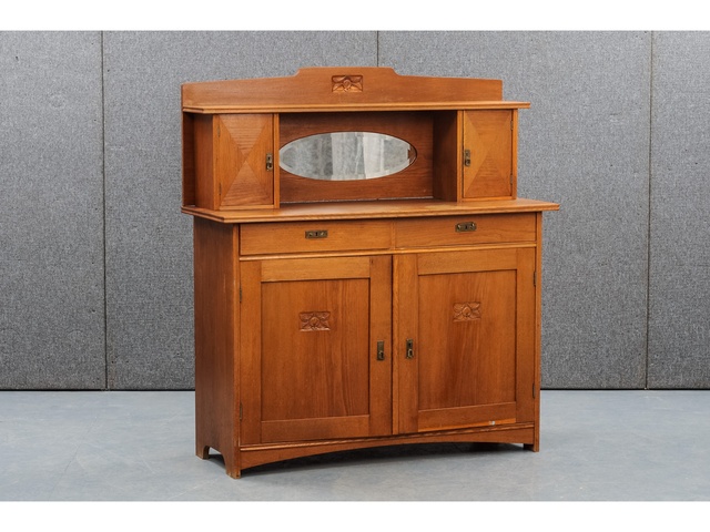 Sena bufete ar spoguli 460025