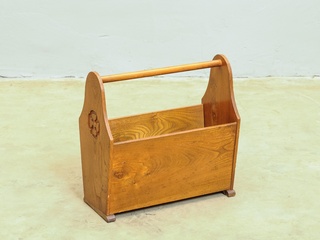 Kaste ar rokturi 805017